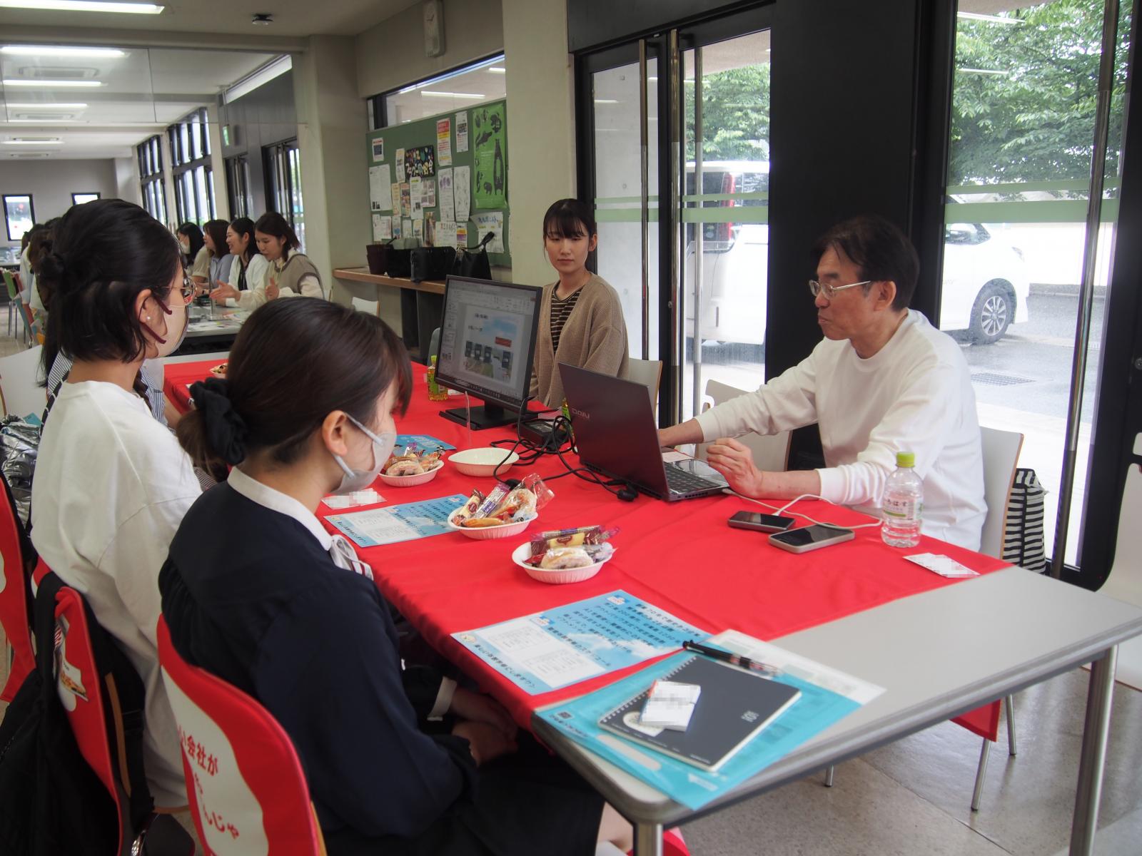名刺交換と企業交流3